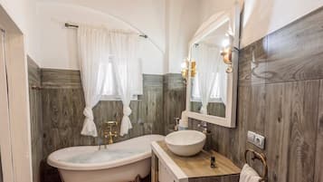 Baignoire, sèche-cheveux