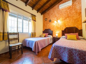 3 chambres, fer et planche Ă repasser, Wi-Fi gratuit, draps fournis