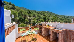 Outdoor dining - Casita Las Mariposas Frigiliana by Ruralidays (Málaga)