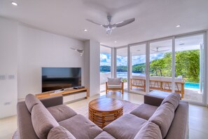 TV, Netflix, ping pong, streaming services - 6 bedroom house on the surf beach Remanso! Introductory rates  (San Juan del Sur)