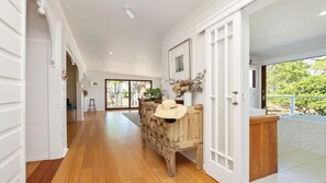 Luxury House | Living area | Smart TV