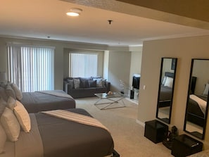 Basic Loft | Living area | TV - Hollywood Perfect Vacation (Los Angeles)