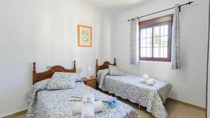3 Schlafzimmer, Reisekinderbett, WLAN