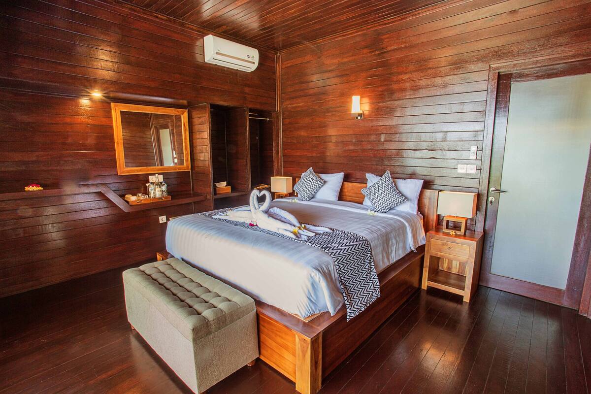 مكتب وواي فاي مجانًا وملاءات أسرّة