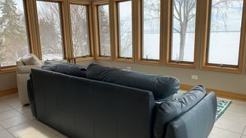 Flat-screen TV, fireplace, video games, DVD player