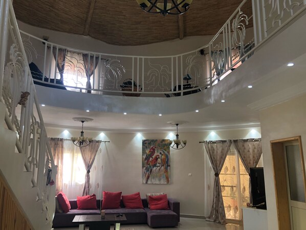 Interior - Authentic Villa-case: the Gorean (Saly)