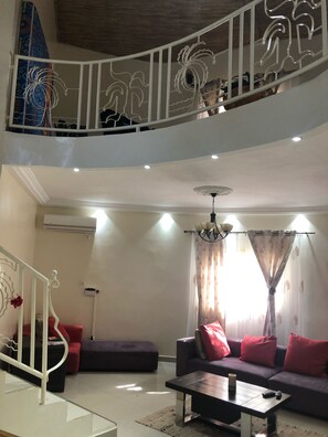 Interior - Authentic Villa-case: the Gorean (Saly)