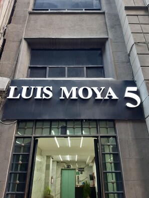 Property entrance - Alameda House (Mexico City)