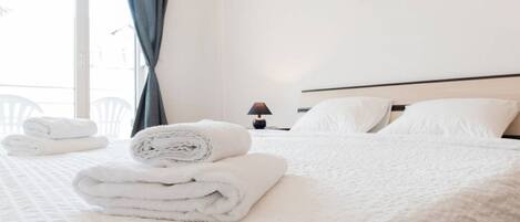 1 habitación, escritorio y insonorización