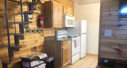Pams Getaways Cabin # 6