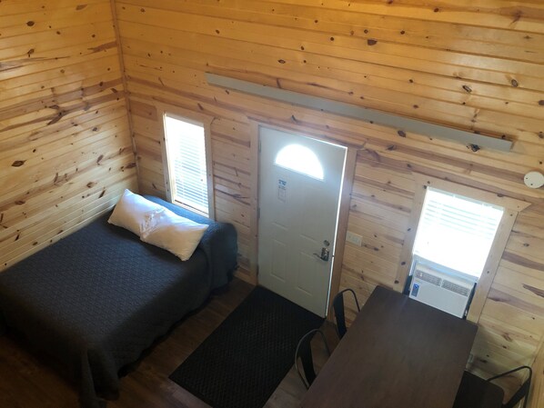1 bedroom, WiFi, bed sheets - Camping in the beautiful Black Hills! Cabin #6 (Custer)
