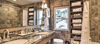 Outdoor Kitchen & Swim Spa: 1-Acre Grand Lake Home