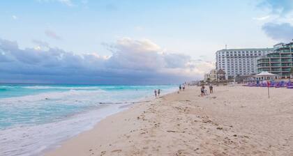 Amazing & Great Price - Free access to the Beach