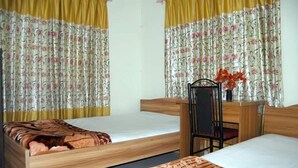 City Single Room | In-room safe, desk, laptop workspace, WiFi (free) - Marry  House (Dhaka)
