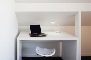 Interior - Woolwich Studio Bliss, Private Oasis by the Water (Woolwich)