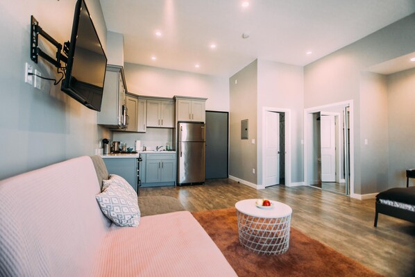 TV - Brand New Private Studio in Hollywood (Los Angeles)