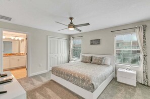 4 chambres, fer et planche à repasser, Wi-Fi, draps fournis