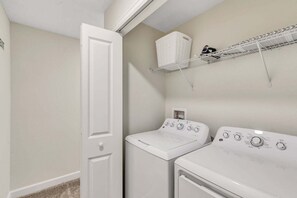 Interior - Private Pool! 8 Min to Disney! (Orlando)