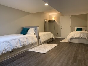 2 chambres, fer et planche à repasser, Wi-Fi, draps fournis