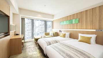 Desk, blackout drapes, free WiFi, bed sheets