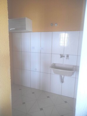 Jabón y papel de baño 
