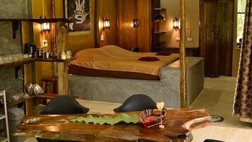 Deluxe Bungalow, 1 Bedroom, Private Bathroom, River View | Bed sheets