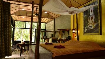 Deluxe Bungalow, 1 Bedroom, Private Bathroom, River View | Bed sheets