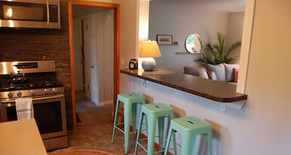 Small Town Dexter Retreat, Close to Ann Arbor