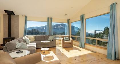 panoraamanäkymät ja lähellä NV-hiihtokeskuksia, pyöräilyä ja patikointia!