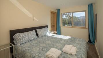 6 quartos, ferros/tábuas de passar roupa, berço de viagem, Wi-Fi