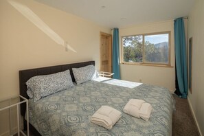 6 habitaciones, tabla de planchar con plancha, cuna de viaje y wifi