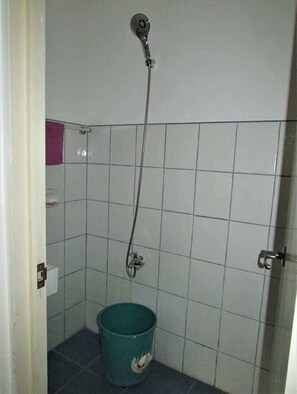 Handtücher, Seife, Shampoo, Toilettenpapier