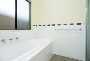 Bathtub