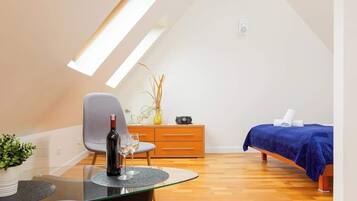 1 chambre, fer et planche Ă  repasser, Wi-Fi, draps fournis