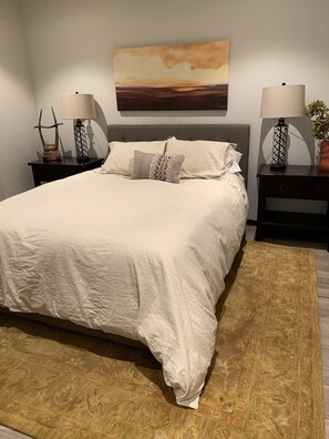 3 habitaciones, tabla de planchar con plancha, wifi y ropa de cama