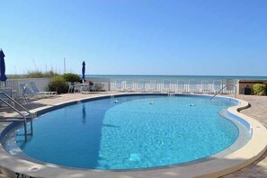 Unclassified image, 2 of 24, button