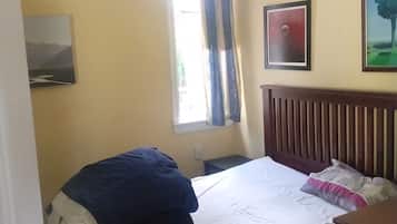 3 chambres, fer et planche Ă  repasser, draps fournis