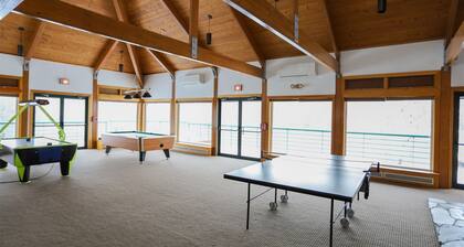 Deer Park 2 Bedroom with free shuttle to Loon Mountain! (DP170A)