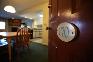Dining - Deer Park 2 Bedroom with free shuttle to Loon Mountain! (DP170A) (North Woodstock)