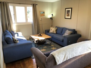 Bellbird Cottage | Living room - Mohaka River Farm - Campsite (Te Haroto)