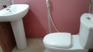 Quarto quádruplo luxo | Banheiro