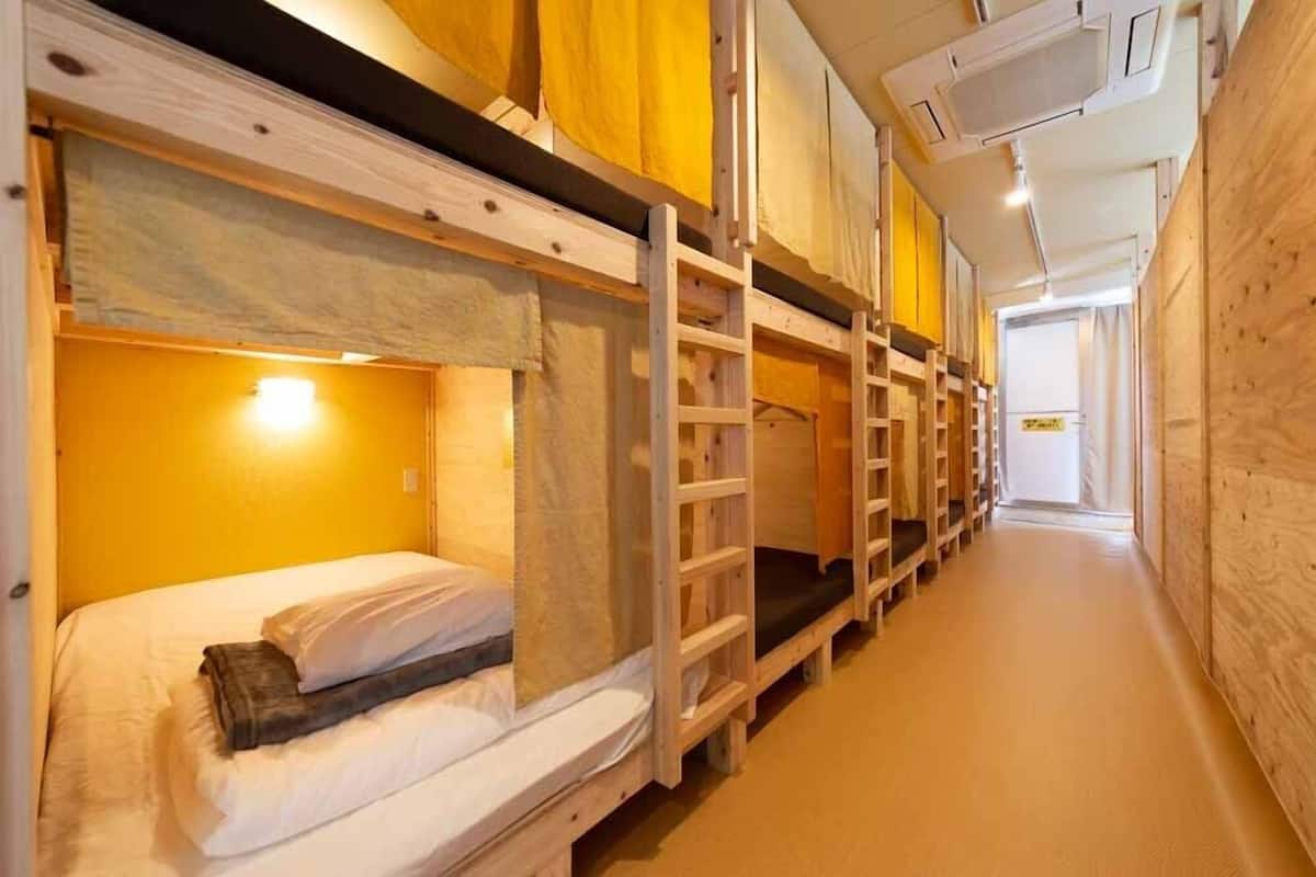 Apartemen Keluarga | Brankas, setrika/meja setrika, Wi-Fi gratis, dan seprai linen