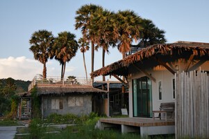 The Part | Hypo-allergenic bedding, in-room safe, individually decorated, desk