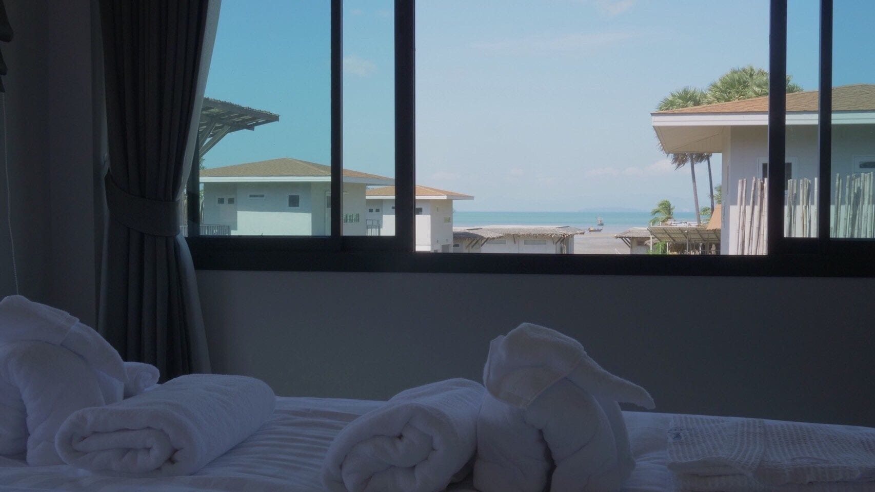 Homey | 低刺激性寝具、セーフティボックス (室内)、客室ごとに異なる装飾、デスク