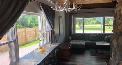 Ylellinen Lake Cottage minuutin päässä hiihtokeskuksista