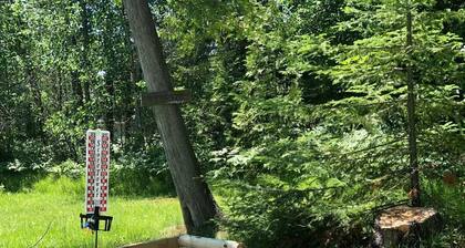 Luxurious Vacation Cottage - Minutes From Ski Resorts And Steps From The Lake!