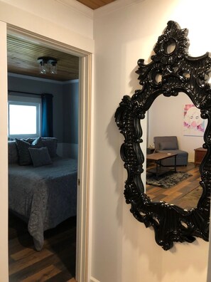 2 habitaciones, tabla de planchar con plancha y wifi gratis 