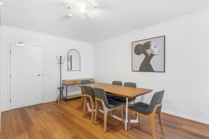 Dining Area - Luxe 2-Bed Apartment with River Views Near Casino (Southbank)