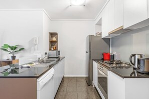 Kitchen - Luxe 2-Bed Apartment with River Views Near Casino (Southbank)