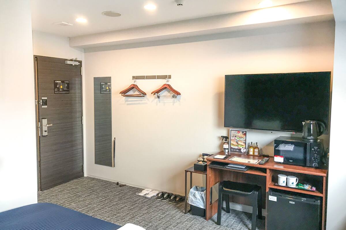 desk, iron/ironing board, free wifi, bed sheets